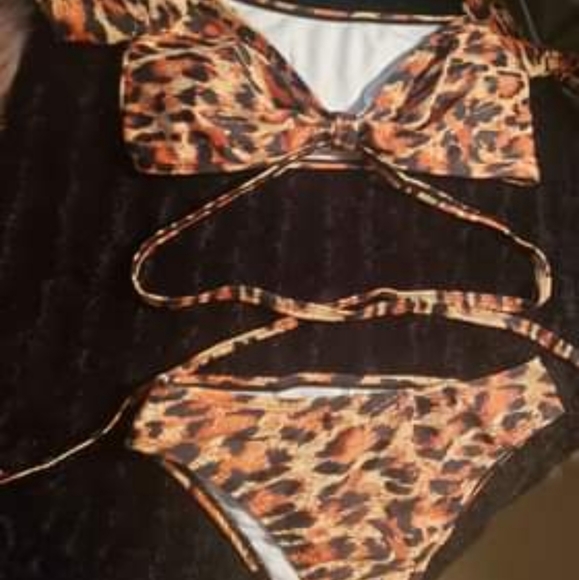 BIKINI- off shoulder, high waist leopard print - Picture 3 of 5